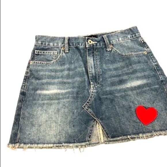 Lucky Brand Dresses & Skirts - ❤️ Lucky Brand sz 6 distressed denim skirt w/ ❤️